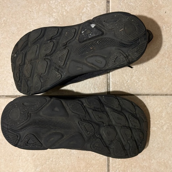 Black Hoka clifton 9 sneaker - Picture 2 of 6